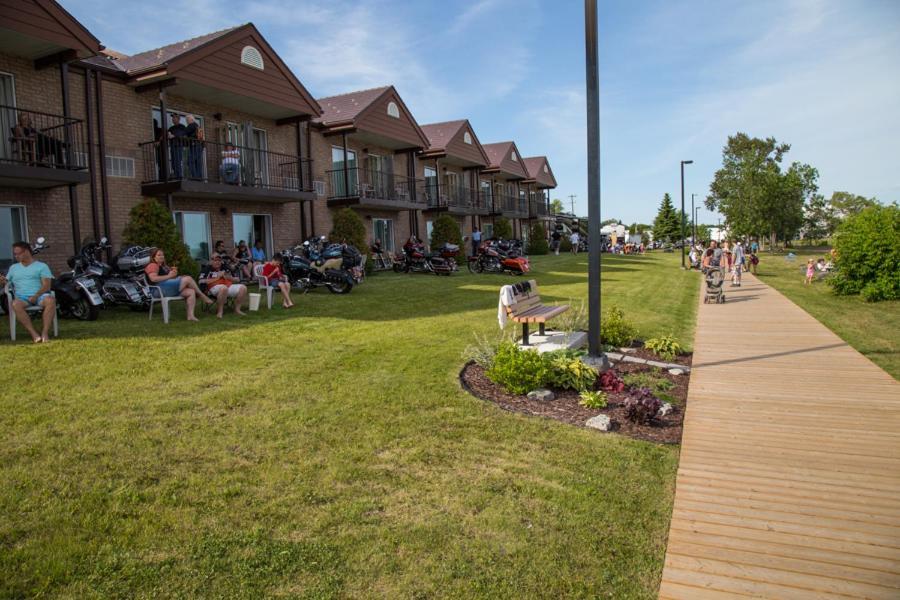 Waterfront Inn New Liskeard Buitenkant foto