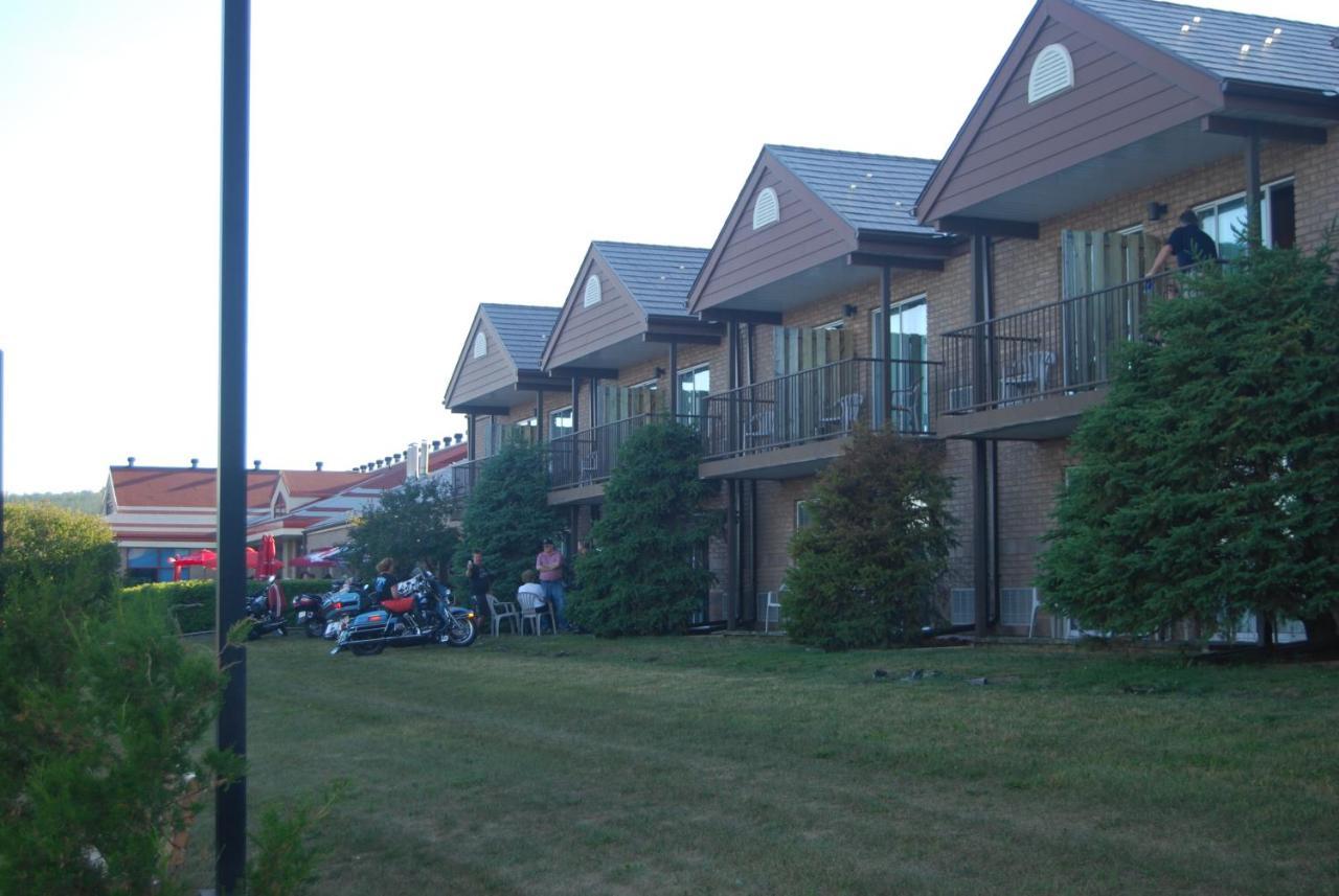 Waterfront Inn New Liskeard Buitenkant foto